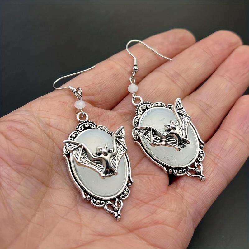 1 Pair Dark Night Wings Crystal Bat Earrings, Gothic Retro Style Earrings, Suitable for Daily Wear