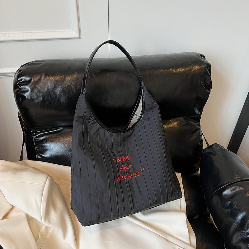 Large Capacity Canvas Bag Women's 2025 Spring and Summer New Fashion Shoulder Bag Casual Niche Versatile Portable Tote Bag