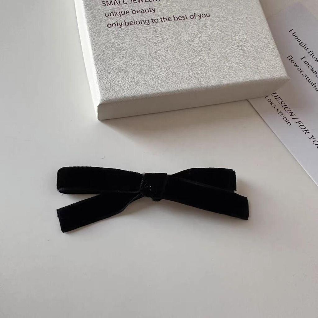 Βελούδινη Φιόγκος με Κόμπο Τσιμπιδάκι Μαλλιών: Γλυκό Κορεάτικου Στυλ Μονόχρωμο Φλοκωτό Κλιπ Πλατυποδιού για Παιδιά - Ιδανικό για Φθινόπωρο και Χειμώνα