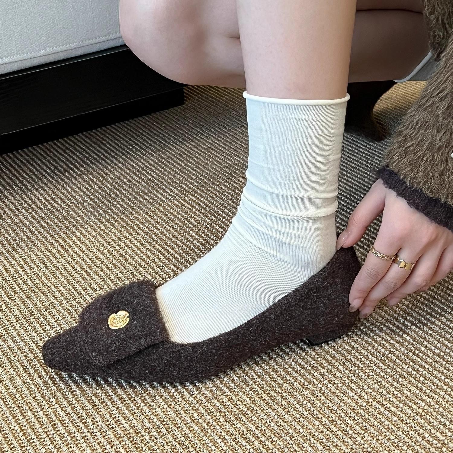 

Low-heeled retro suede single shoes women s shoes 2025 new autumn and winter velvet temperament small fragrant commuter shoes 40