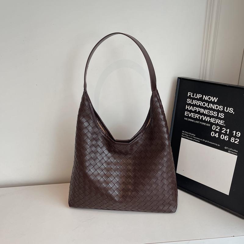 New fashion niche popular solid color woven tote bag versatile shoulder women's bag