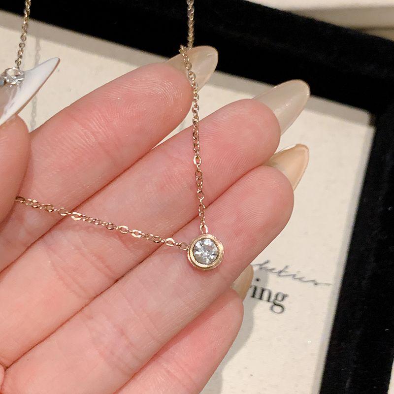 

Single Diamond Zircon Pendant Necklace Light Luxury Minority Clavicle Chain Titanium Steel Necklace Accessories for Women Necklace Choker Jewelry Single diamond chain clavicle chain [rose gold]]