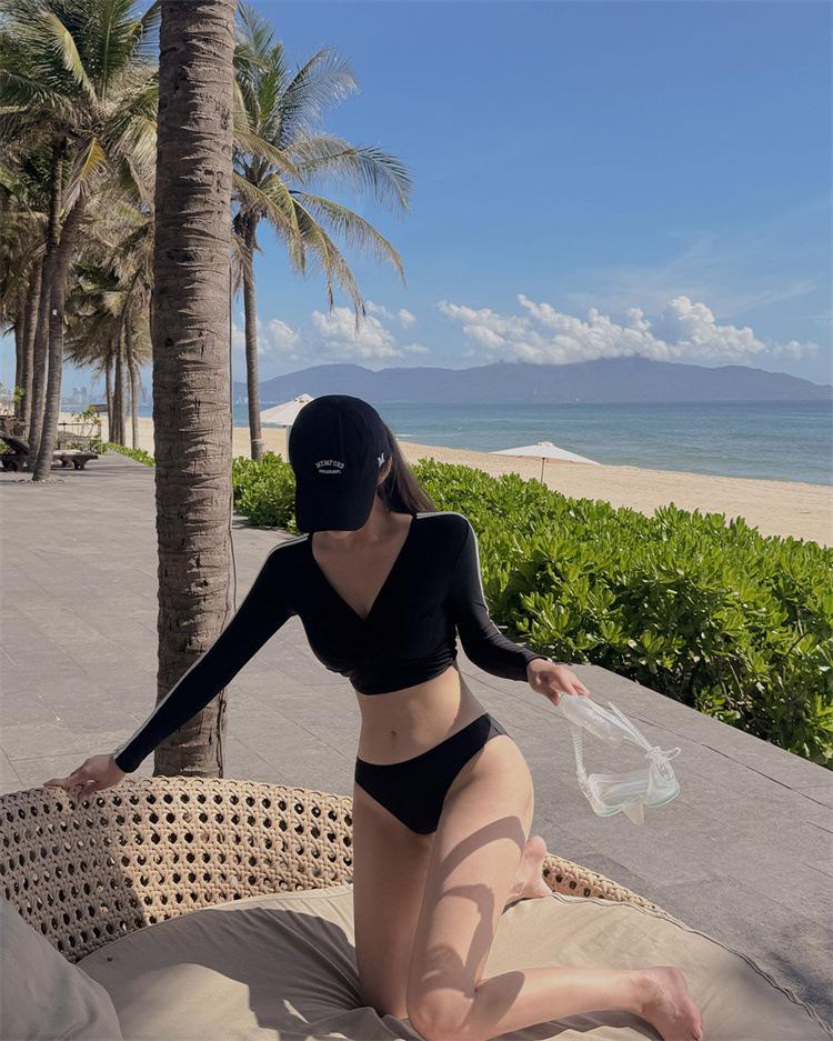 Schlankmachender Damen-Badeanzug mit langen Ärmeln und Sonnenschutz - Geteiltes Design für Thermalbad-Urlaube und Surfen