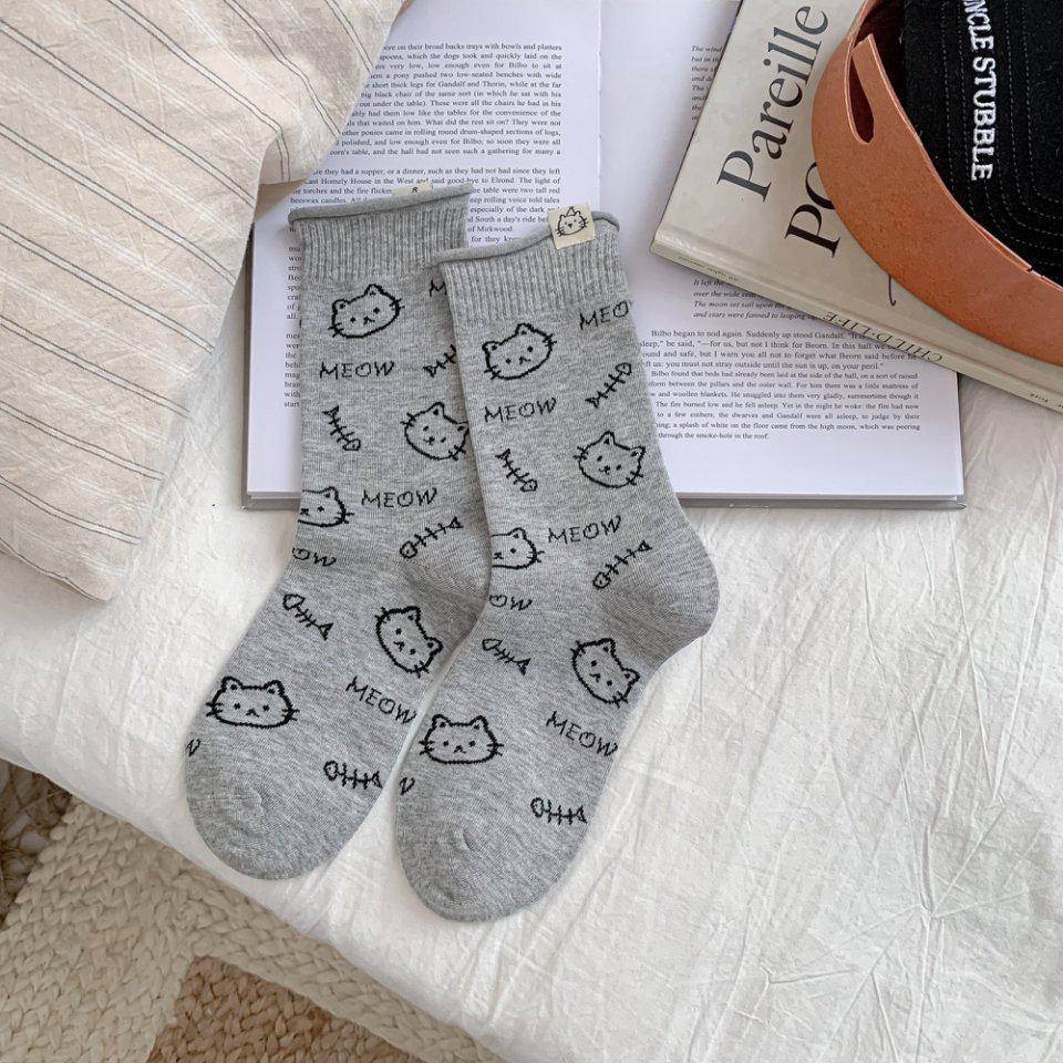 Trendy Korean Grey Mid-Calf Socks with English Letters & Cute Cat Label - Preppy Style