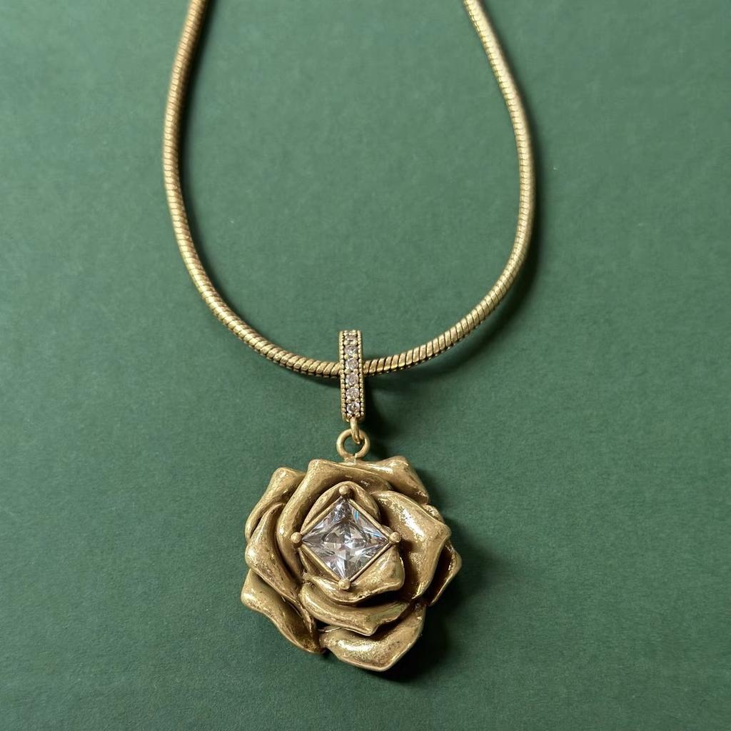 Trendy Zircon Elegant Temperament Metal Flower Earrings For Women Female Gifts Delicate Design Ear Accessories Hot Selling