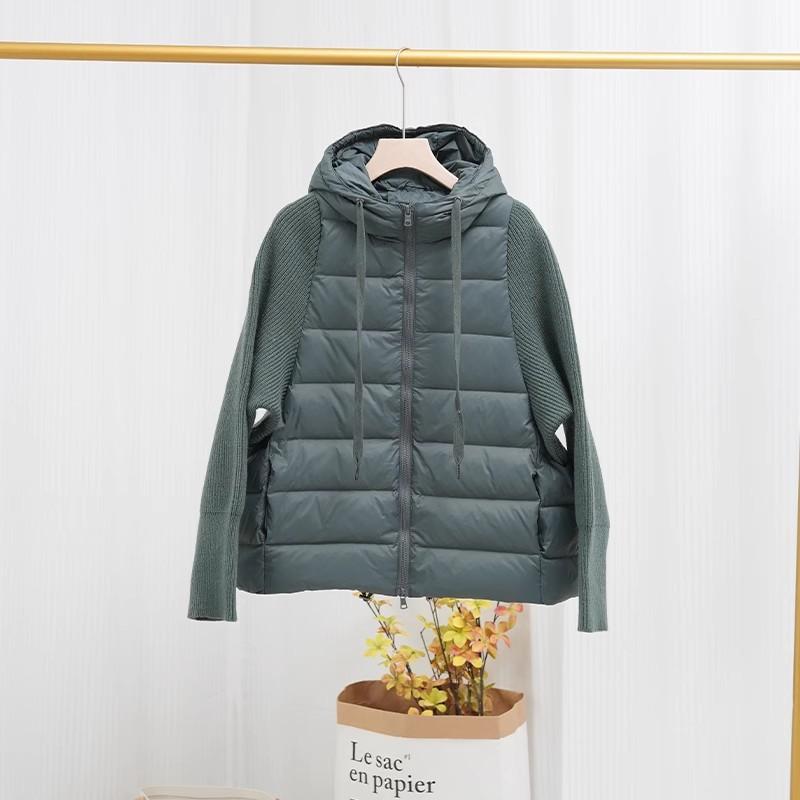 High-End-Daunenjacke aus weißer Entendaunen, kurze Daunenjacke für Damen, Winter, neues Modedesign, Spleißen, gestrickte Ärmel, warme Jacke