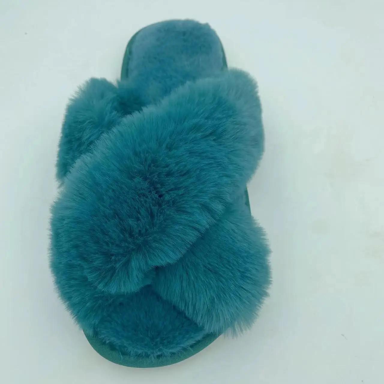 Зимние женские домашние тапочки с перекрестным мехом — фото 8