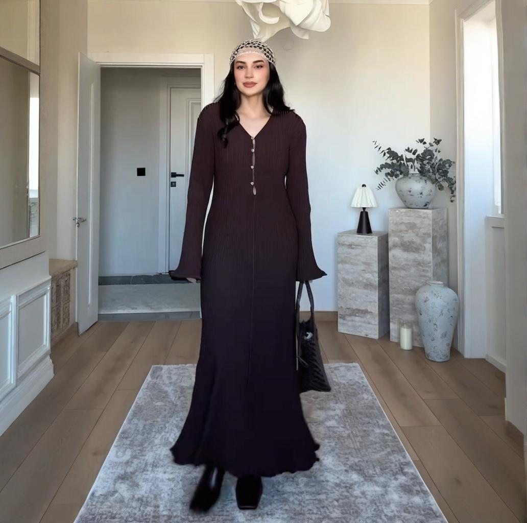 

2025 Summer V-neck Button Long Sleeve Slimming Dress for Women - European & American Style, Sexy & Elegant. Medium каштановый