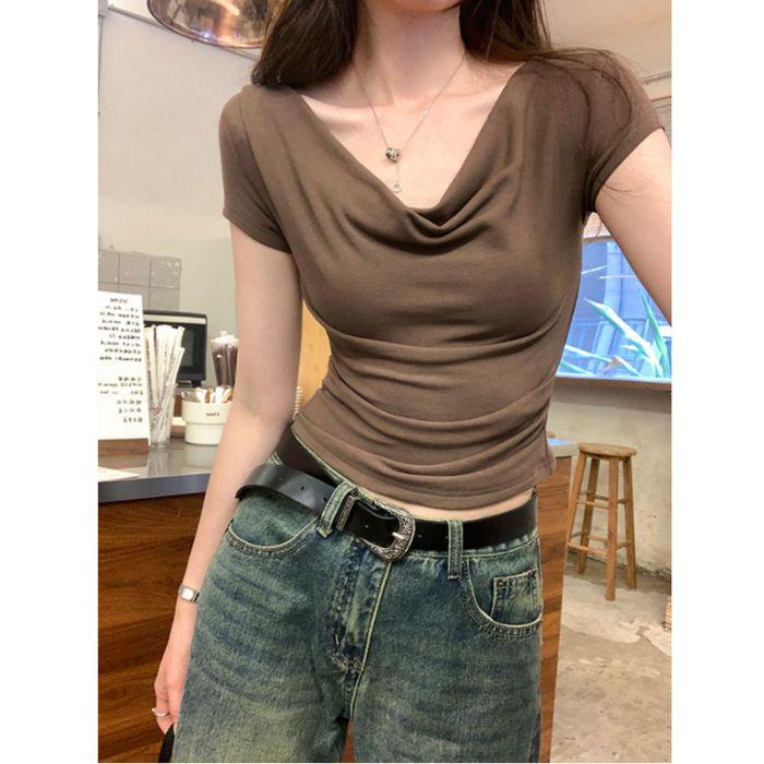 

Нишевая футболка женская с драпированным вырезом, приталенная, с коротким рукавом - Коллекция Лето 2025 Small кофейный