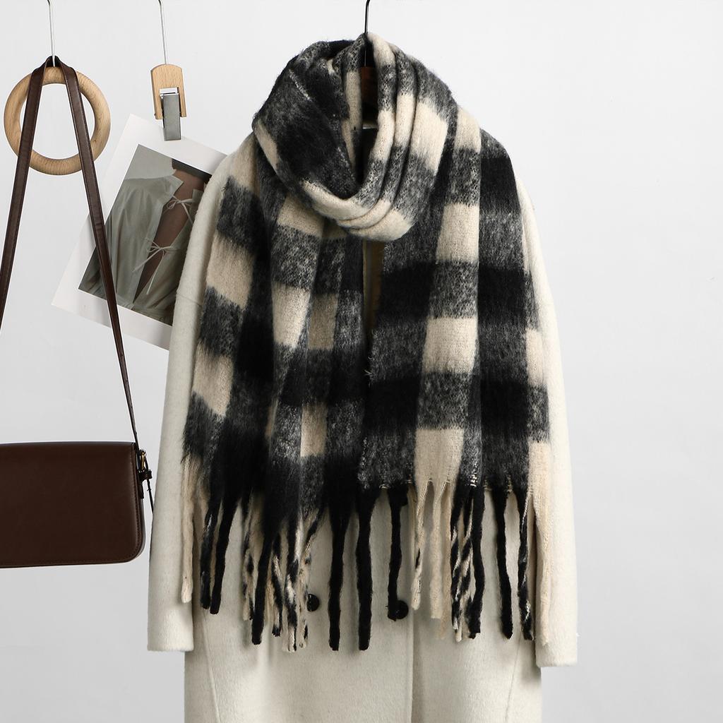 Korean Fringe Plaid Cashmere Scarf Shawl Women Warm Thick Mohair Scarf Pashmina Fashionable Soft Tassel Scarf Neck Protection