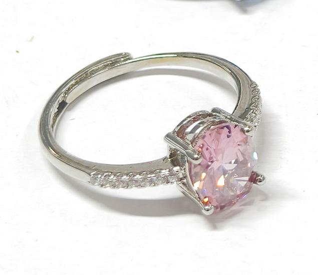 Gesen Jewelry 2025: Open Adjustable Pigeon Egg Inlaid Ring for Couples