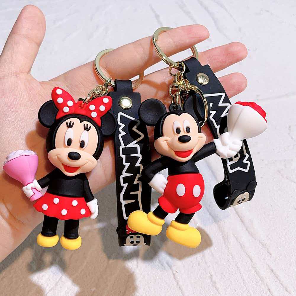 2026 Cute Mickey Minnie Donald Duck Cartoon Keychain Romantic Couple Bag Car Pendant Lovely Small Birthday Gift Pendant