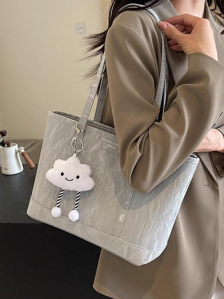 This Year's Popular Bag Women's Large-capacity 2025 New Casual Simple Shoulder Bag Versatile Class Commuter Tote Bag