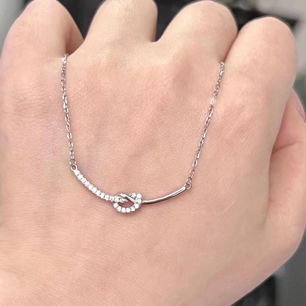 Xiaohongshu Same Rope Knot Smile Necklace Femininity Collarbone Chain Japanese and Korean Temperament Flash Diamond Niche Design Sense Versatile