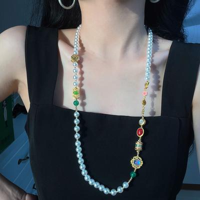 Vintage High Quality Strong Light Artificial Crystal Necklace Necklace Sweater Chain