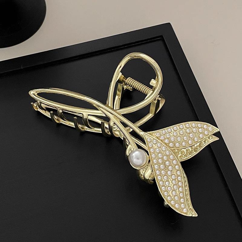 

Temperament Full Diamond Metal Shark Hair Claw Clip - Extra Large Updo Headwear for Women Autumn/Winter.