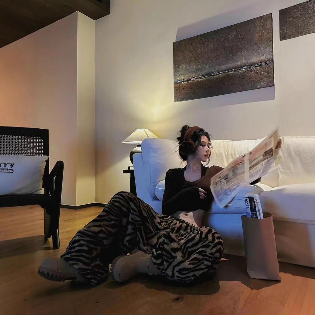 Korean INS Style Women's Soft Tiger Stripe Sweatpants - Cozy Winter Wear for Indoors & Outdoors