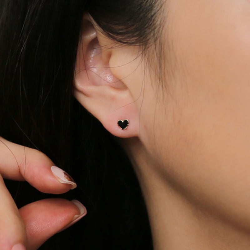 JUDY AND PAUL [14K GOLD] Lovely Small Black Heart Point Yellow Gold Earrings