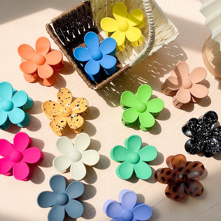 Korea Flower Shape Hair Claw Clip for Women Girls Barrette Crab Hair Clips Ponytail Hairpins Bath Barrette Hair Accessories