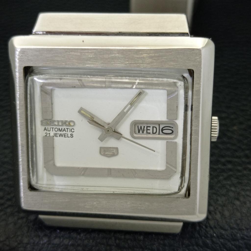 USED GENUINE VINTAGE SEIKO 5 AUTOMATIC JAPAN MENS WHITE DIAL WATCH A434284-2 R120-a434284