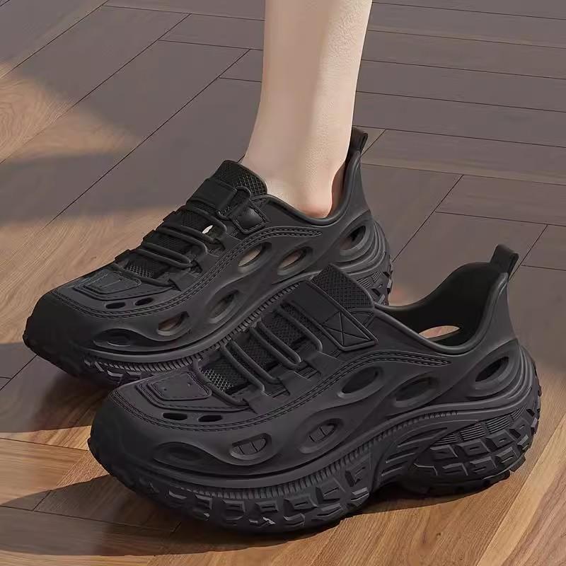 Outdoor-Sportschuhe mit einem Kot-ähnlichen Gefühl, Herren-Sommer-Wasserschuhe, rutschfest, weiche Sohle, atmungsaktiv, Tasche und perforierte EVA-Schuhe