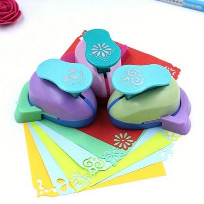 1 ADET Rastgele Kabuk Rengi İçi Boş Dik Açı Kabartma Köşe Kabartma Makinesi El Yapımı Dantel Dik Açı Kabartma Desen Delgeç El Sanatları Kabartma Makinesi