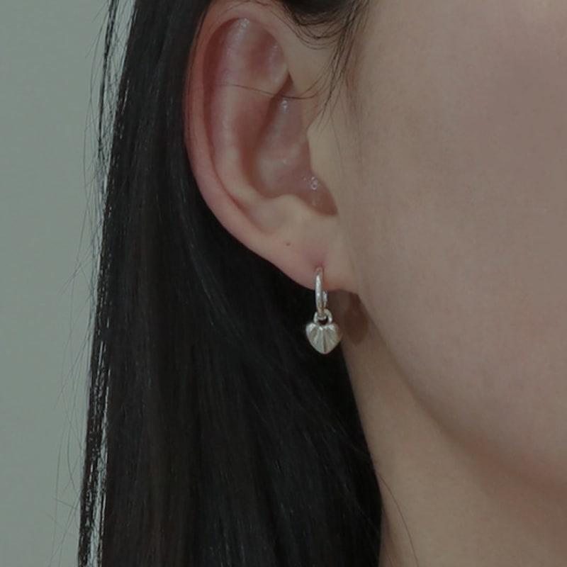 SUIOVE Heart Wave Hoop Earring