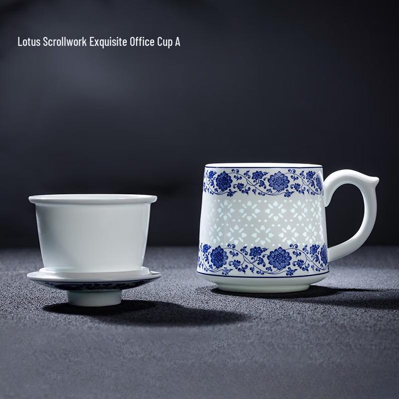 

Jingdezhen Blue and White Linglong Ceramic Office Cup with Lid