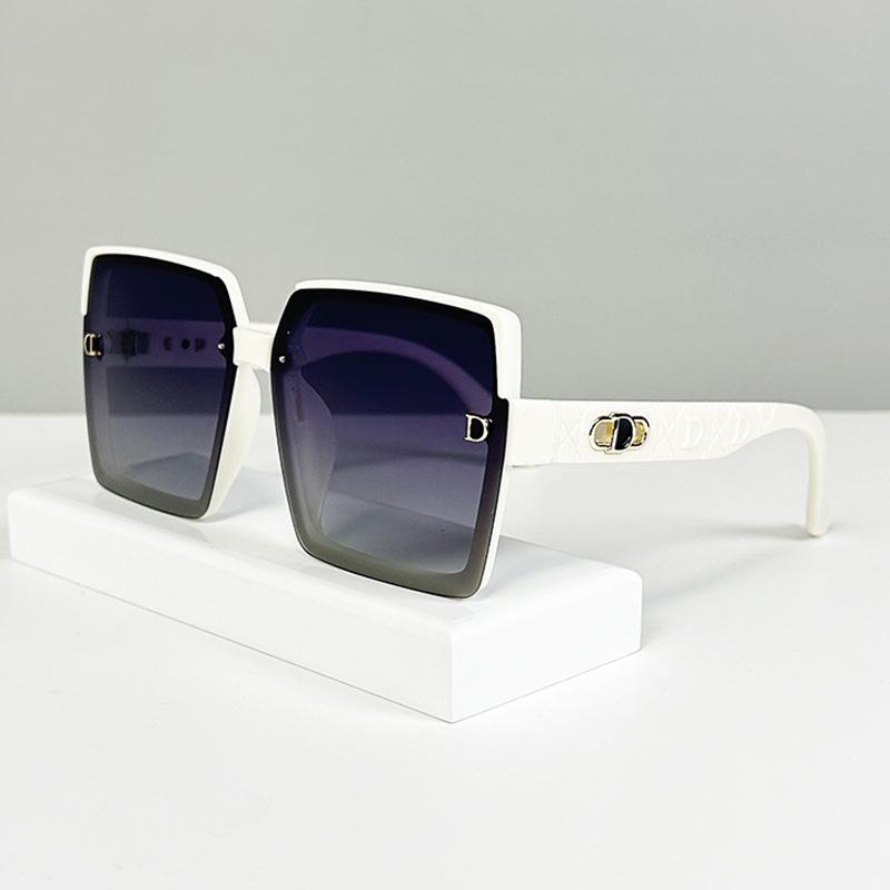 

Sunglasses Female Letter D Trend Personalized Street Shot Sunglasses Uv Protection