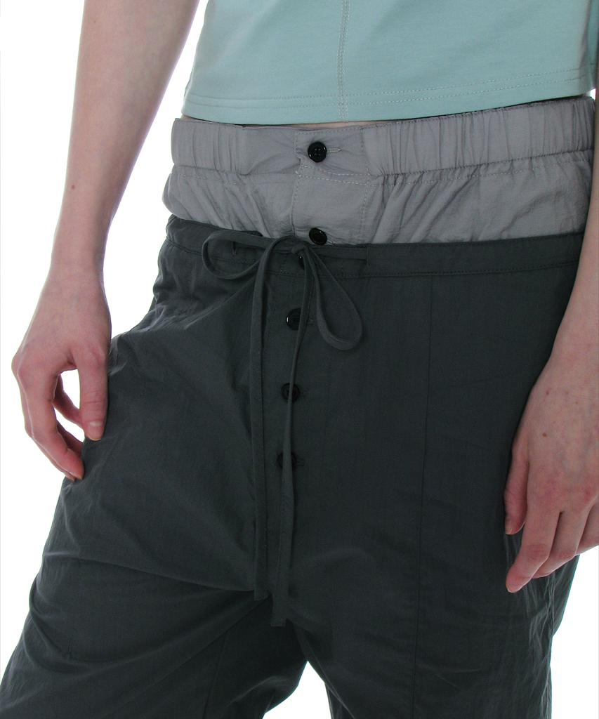 PARTIMENTO WOMEN Double Waist Parachute Pants_Charcoal