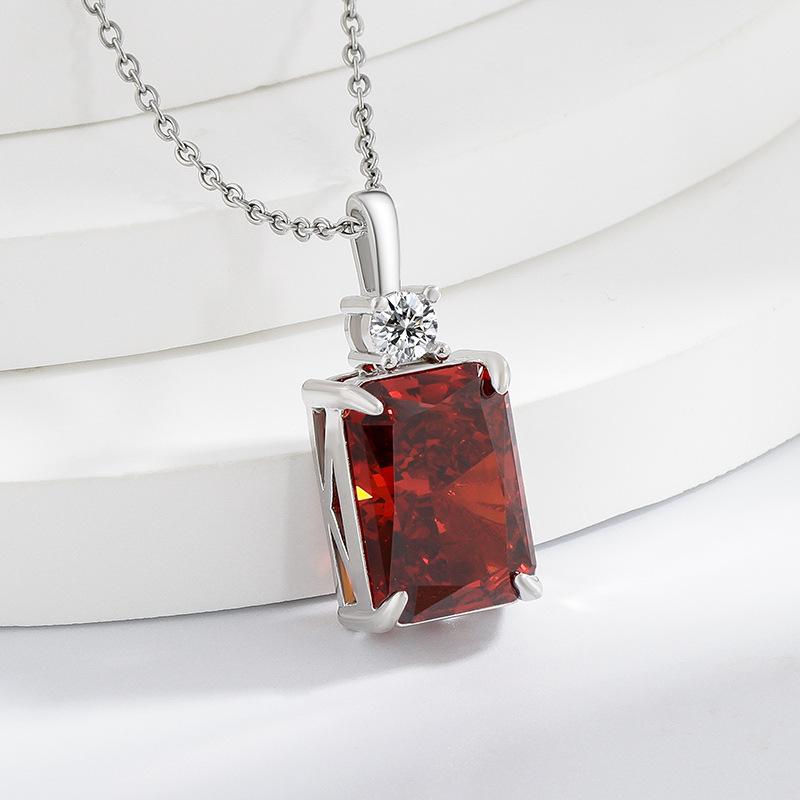 Elegant Light Luxury 925 Silver Pendant Necklace with High Carbon Diamond Ice Flower Cut Zircon In Perfume Bottle Shape