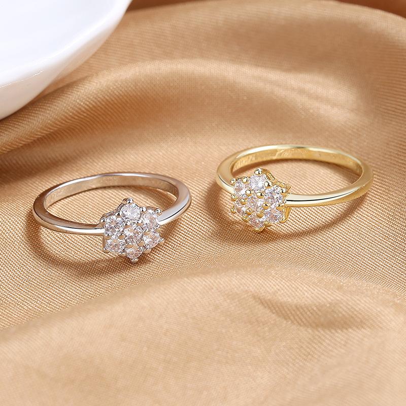 2026 Simple Temperament Snowflake Ring Women's Niche Design Light Luxury High-end Ring New Trend Jewelry