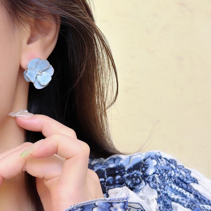 Korean Style Enamel Flower Earrings For Women Dainty Floral Stud Earrings Aesthetic Petal Jewelry Gift Girls Daily Wear Wedding