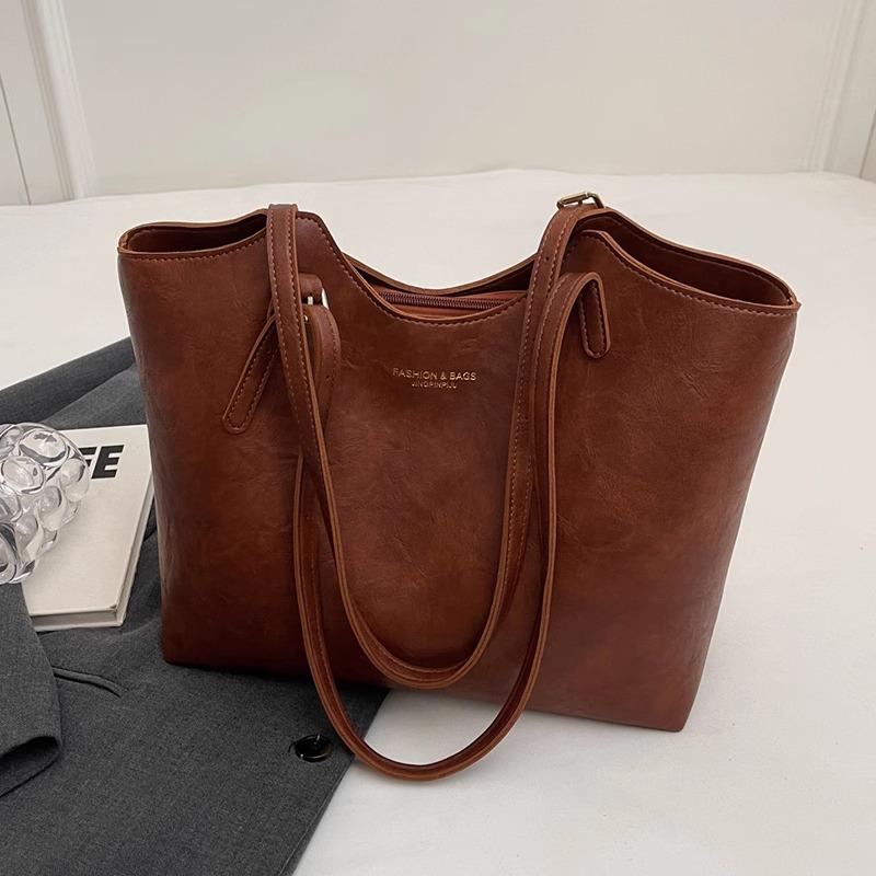 

2025 Women s Retro Large Capacity Shoulder Tote: Versatile Commuting & Student Bag