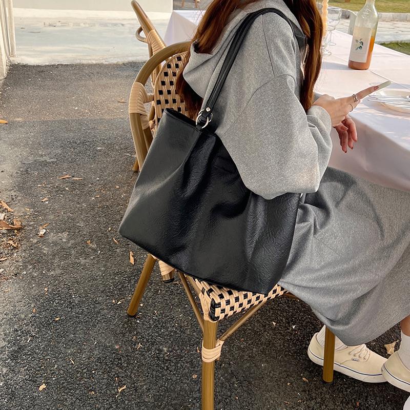 

Newest Designer Bags For Womenhigh Capacity Shoulder Bag Reusable Shopping Bags Casual Commute Pu Premium Tote Bag