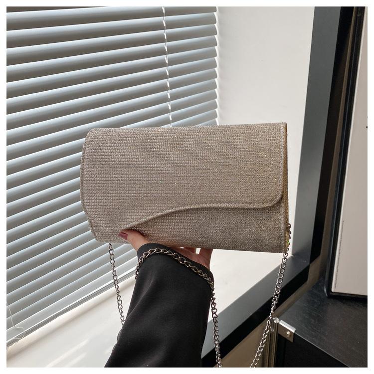 Stylish and simple small square bag women's 2025 summer new solid color shoulder bag casual handbag retro messenger bag