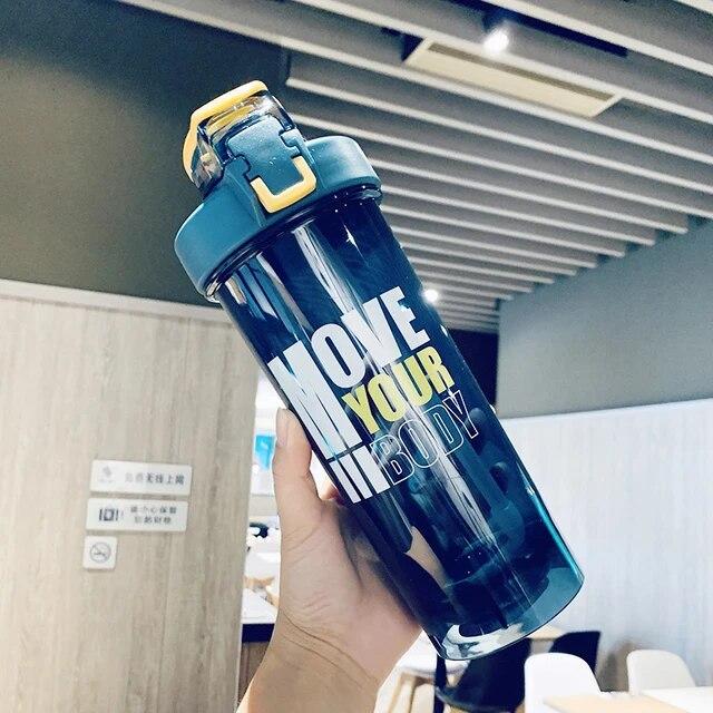 Sportsshakerflaske 800ml stor kapasitet med halmristerflaske Proteinpulver Milkshakekopp Utendørs bærbar plastflaske