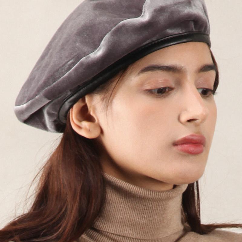 

Берет из бархатистого металлика WHITE SANDS Лионский серый single type