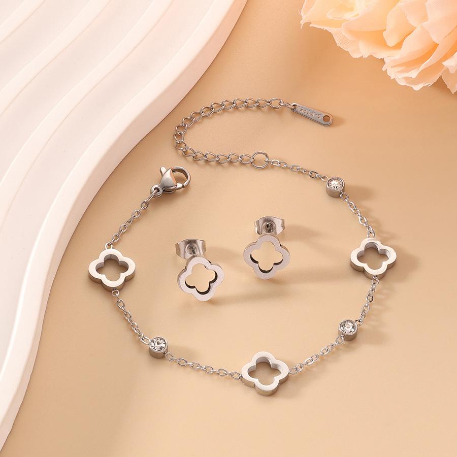 

2 шт. модный браслет из нержавеющей стали Lucky Clover Earnail, водонепроницаемый и не выцветающий, с вакуумным покрытием 18k, комплект ювелирных изделий