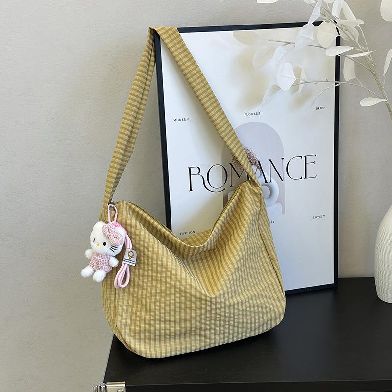 Summer Popular Simple, Lightweight and Versatile Daily Practical Students Commute To Class Large Capacity Shoulder Armpit Bag