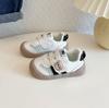 Para homens e mulheres – Tênis de sola reta e slipons