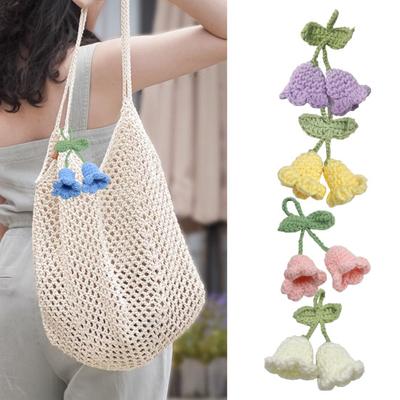 Portachiavi portachiavi lavorato a maglia con fiori fatti a mano, pendenti per borse con foglie e fiori in lana all'uncinetto