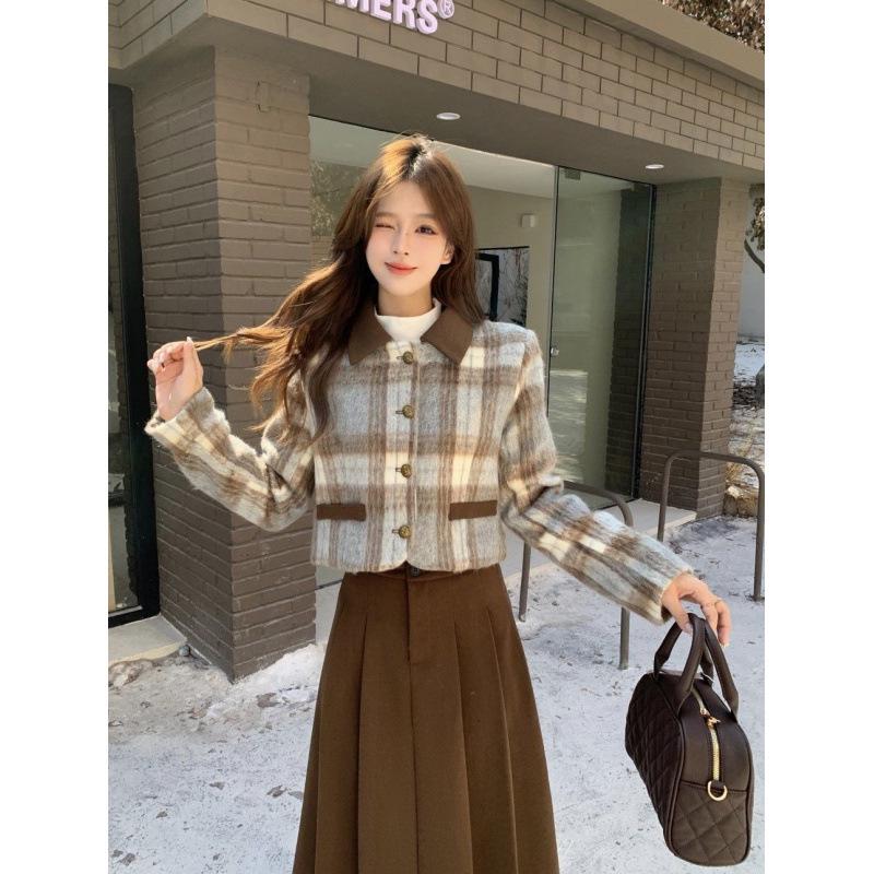 Women's 2024 Fashion: Two-Piece Wool Coat & Pleated Skirt Ensemble for Autumn/Winter