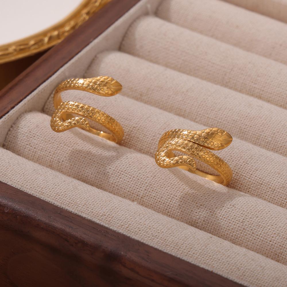 New Style Fashion Niche Design Titanium Steel Gold-plated Animal Snake-shaped Winding Ring Jewelry Women