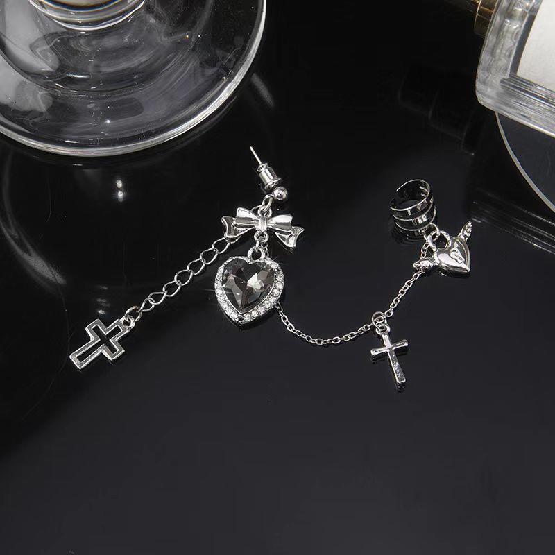 1pc Vintage Punk Gothic Cross Chain Black Heart Earrings for Women Hip Hop Personalized Party Zircon Gift