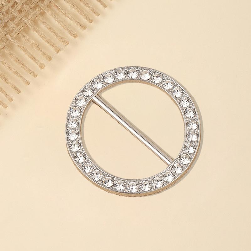 

Exquisite Diamond-encrusted Scarf Buckle Unisex Alloy Corsage Pin Fashionable and Versatile Corner Button and Scarf Buckle срібний