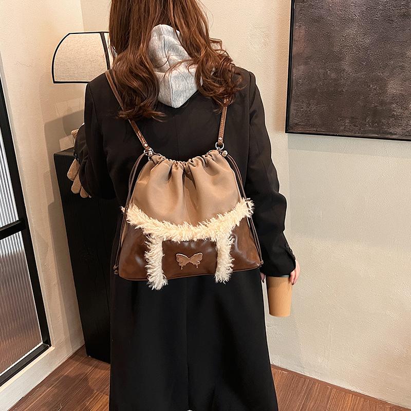 Retro casual large-capacity bag women's 2025 new autumn and winter fashion plush backpack student class big bag