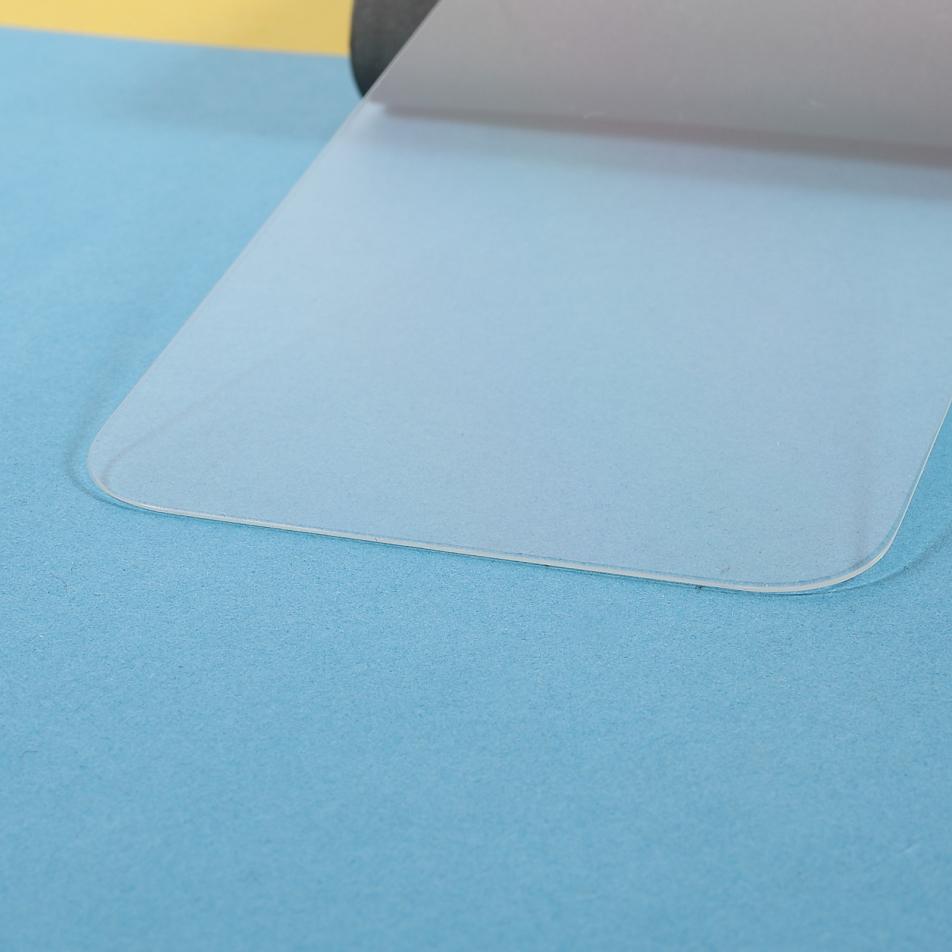 Ultraklare 0,25 mm Displayschutzfolie aus gehärtetem Glas mit staubdichtem Netz für iPhone 13/13 Pro/14