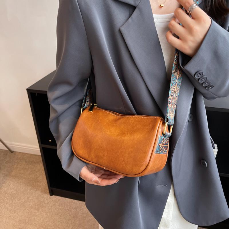 Summer Crossbody Bags for Women  Vintage Fashion Trend Small Leather Design Pillow Shoulder Handbags and Purses