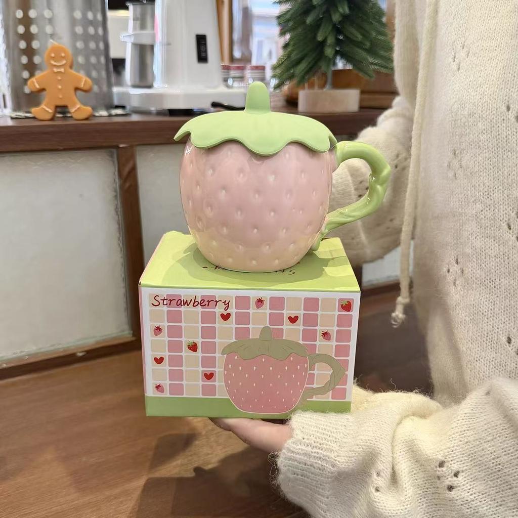 Strawberry mug with lid, high-value creative cup, ceramic water cup, niche birthday gift for girls